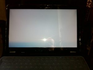 Toshiba laptop beyaz ekran hatası